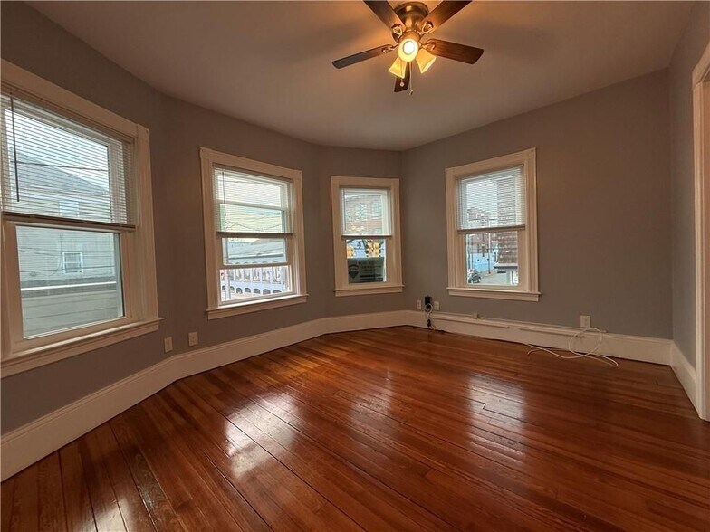 Building Photo - 53 Hadwin St