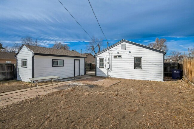 Building Photo - Remodeled house