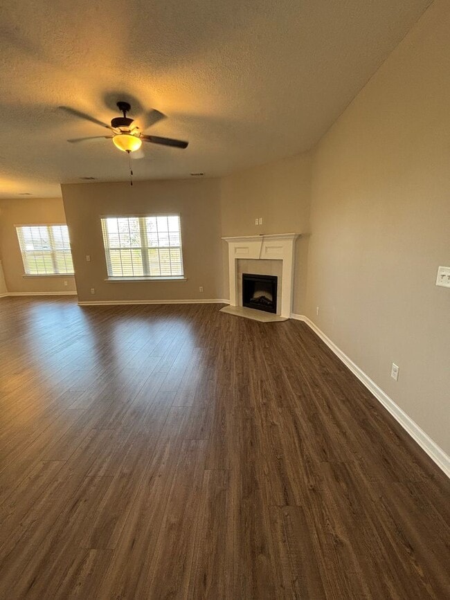 Building Photo - 134 Sunflower Cir NE