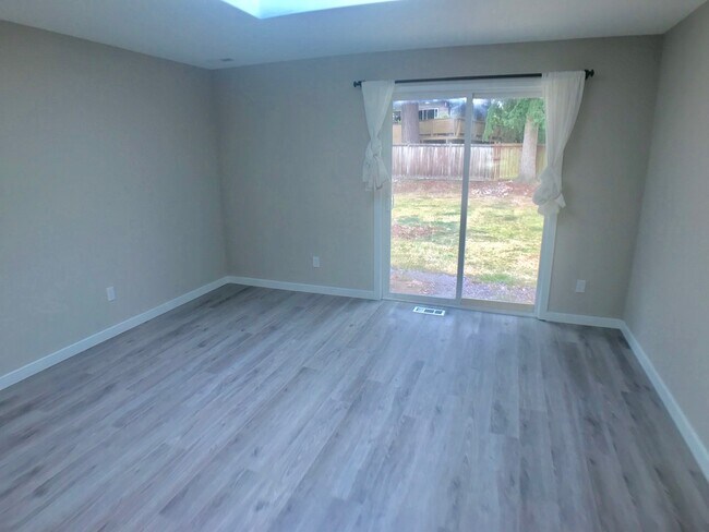 Building Photo - Great House for Rent