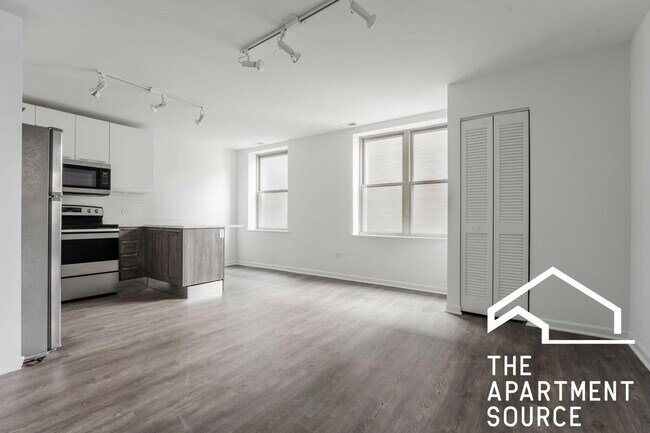 Building Photo - 940 W Winona St