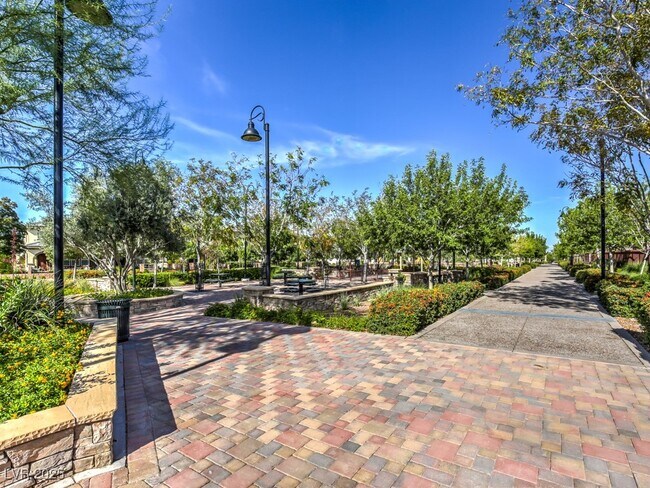 Building Photo - 3208 Del Terra Ave