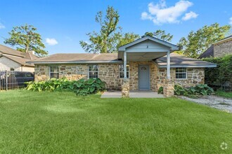 Building Photo - 8138 Oak Knoll Ln