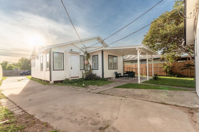 Building Photo - 1538 S 19th St