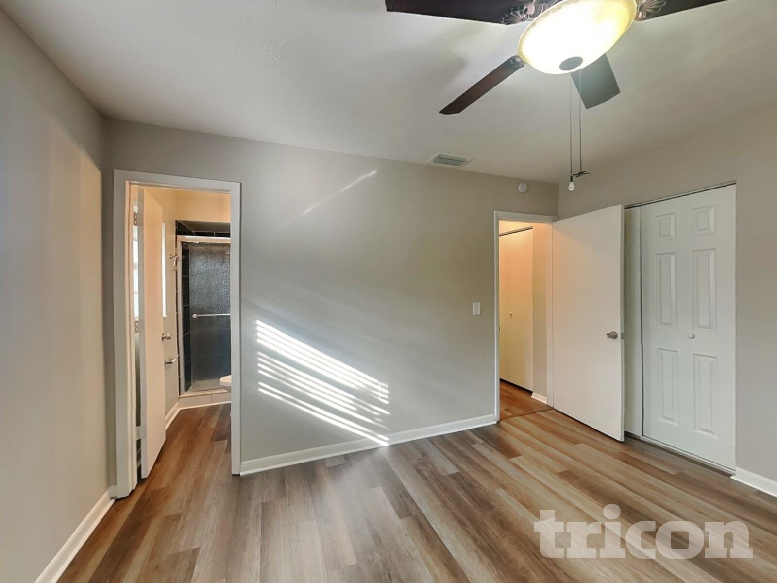 Building Photo - 2218 Village Ct