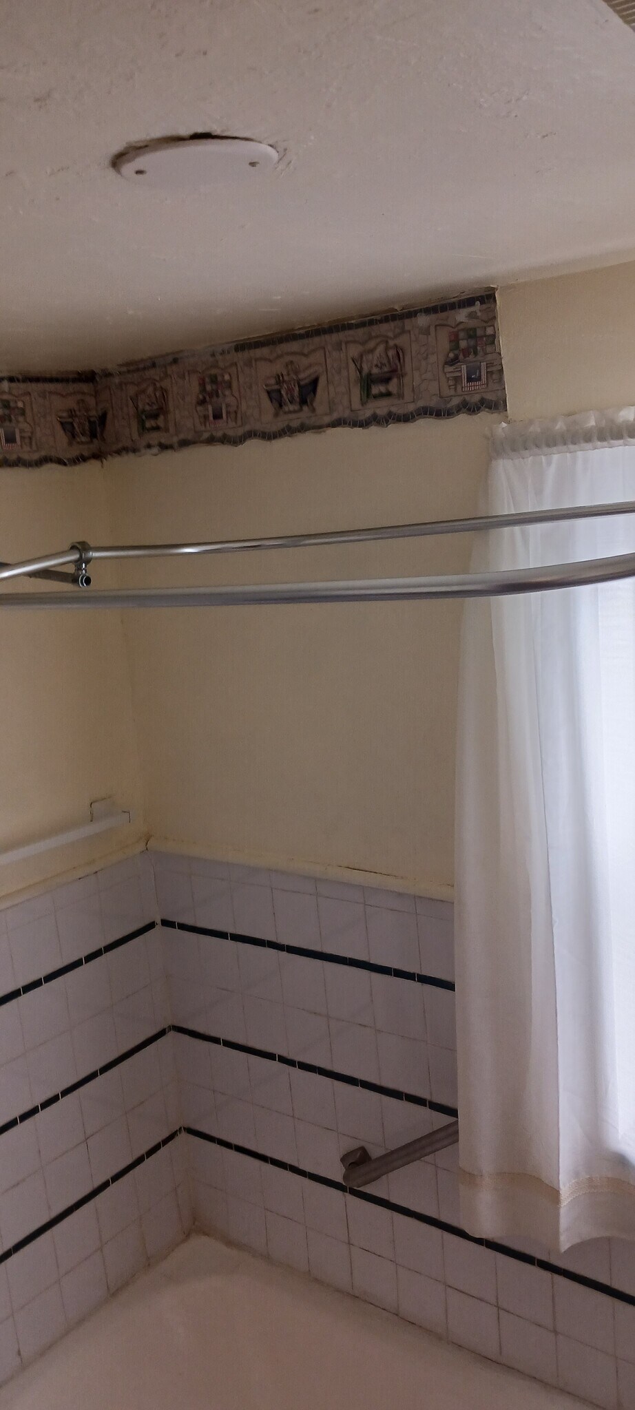 Building Photo - 1311 General Ogden St