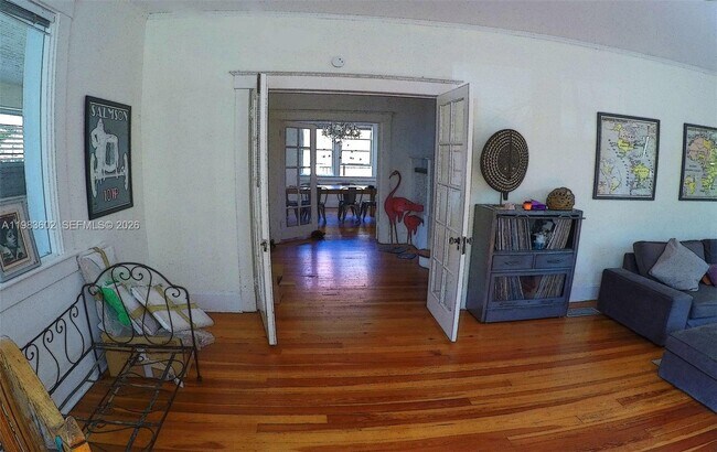 Building Photo - 2000 S Miami Ave