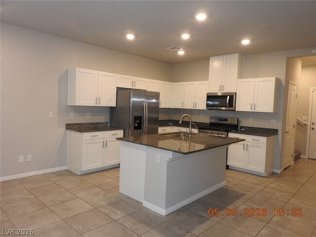 Building Photo - 5312 Appledale St