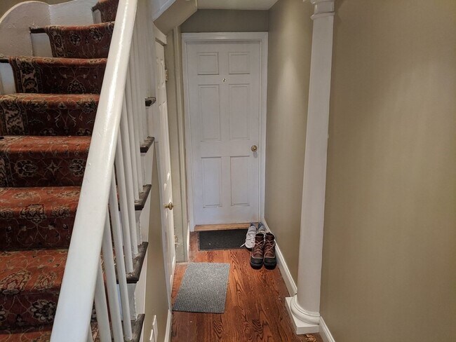 Building Photo - 731 Somerville Ave