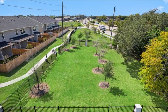 Building Photo - 8119 Danson Ln