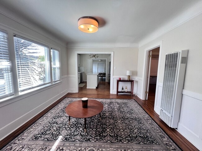 Building Photo - Fully Updated Home in San Leandro Available for Rent!!