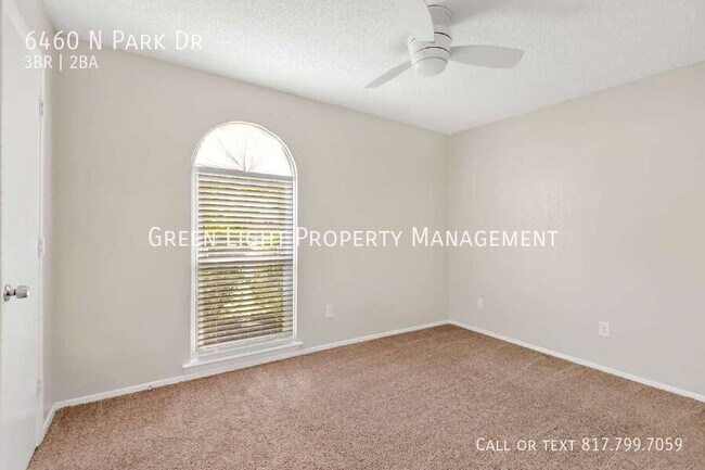 Building Photo - 6460 N Park Dr