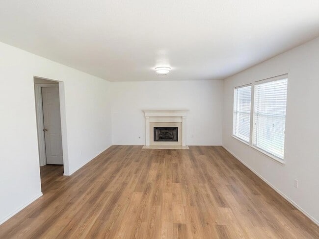 Building Photo - 909 Settlement Cove