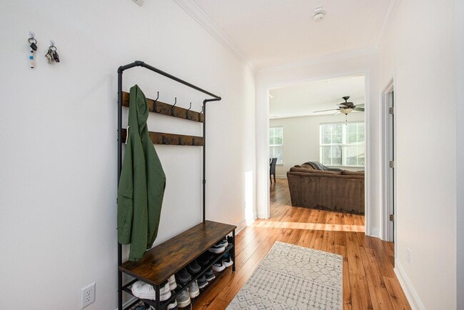 Building Photo - 520 Crossland Dr