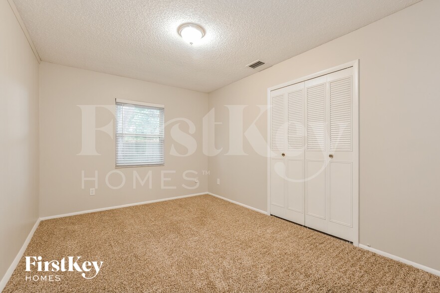 Building Photo - 7039 Pecan Ct