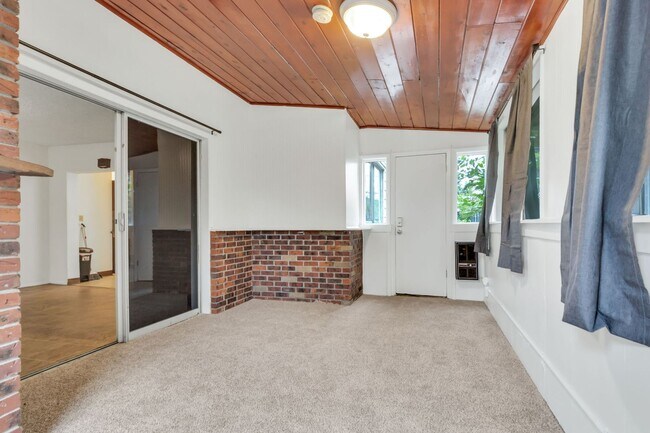 Building Photo - Boulder Ranch Style Home Available Now