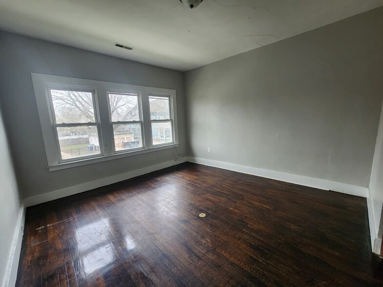 Building Photo - 270 Sherman Ave