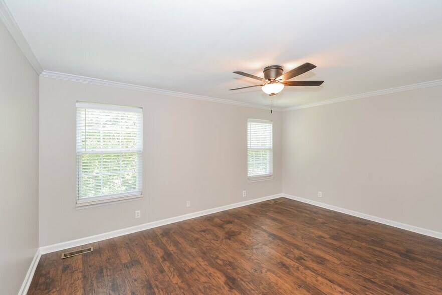 Building Photo - 6553 Broken Bow Dr
