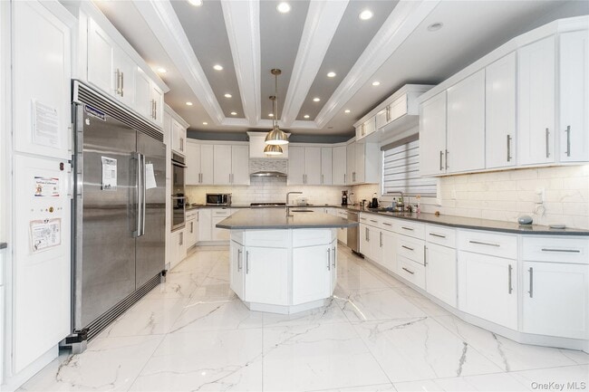 Building Photo - 66 Essex Rd