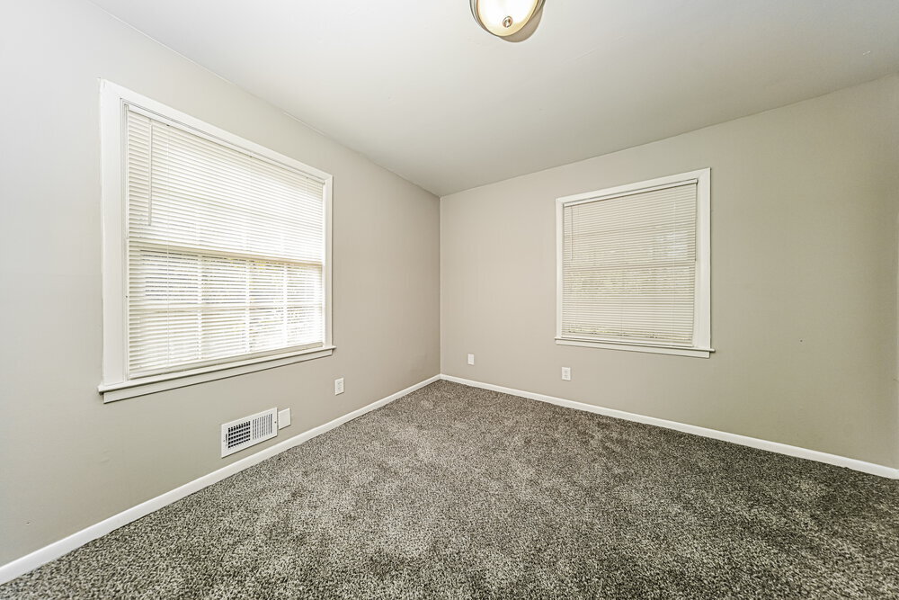 Building Photo - 2107 Hilton Dr
