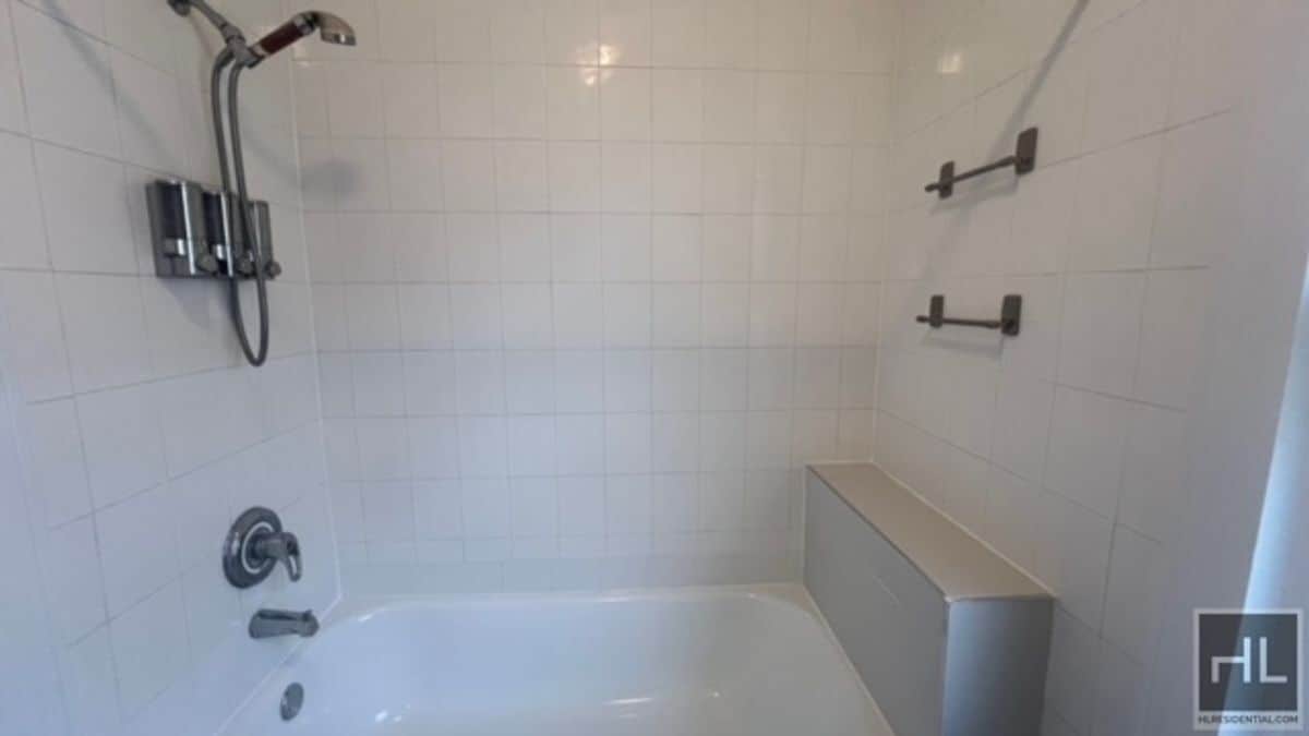 Building Photo - 3815 Farragut Rd