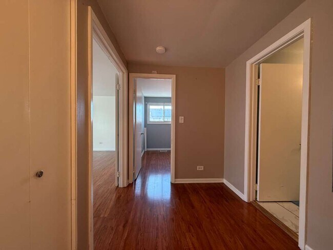 Building Photo - 1945 Hancock Dr