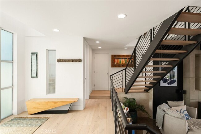 Building Photo - 3230 Tyrol Dr