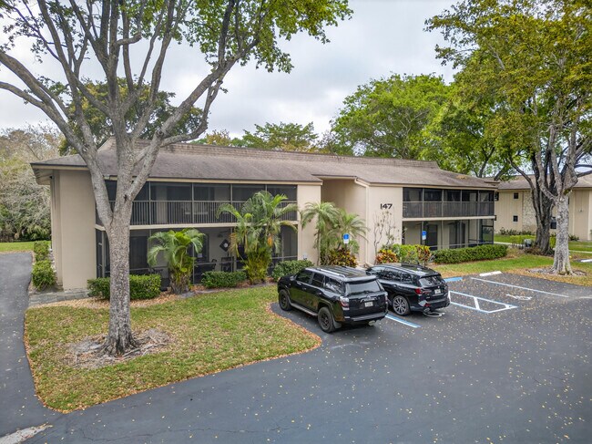 Building Photo - 147 Deer Creek Blvd