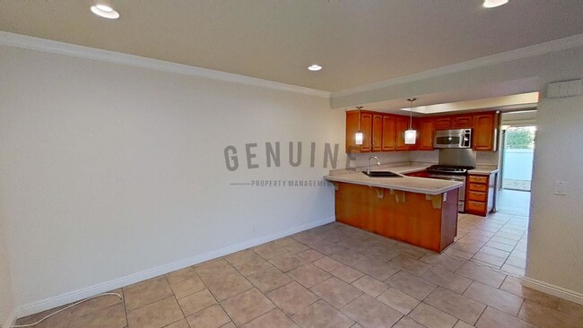 Building Photo - $750 Off 1st Month! Wonderful 3 Bedroom To...