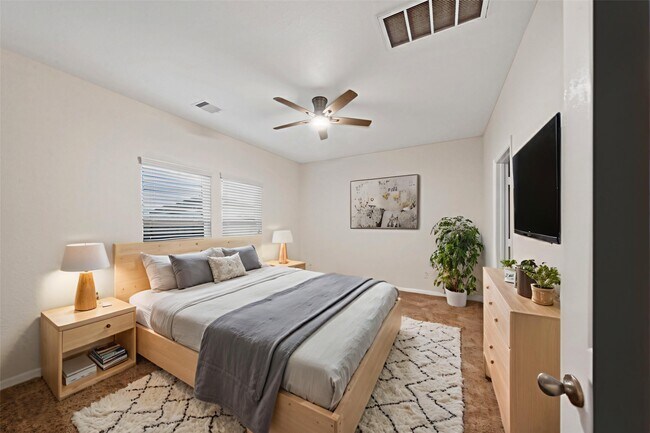 Building Photo - 2516 Pearl Ct