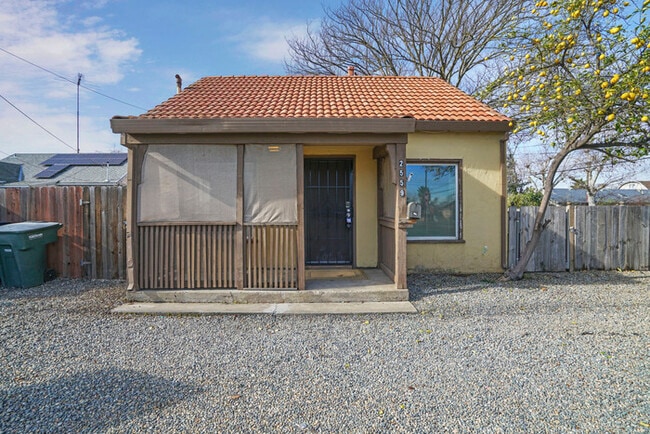 Primary Photo - 1 Bed 1 Bath | Del Paso Heights area of Sacramento