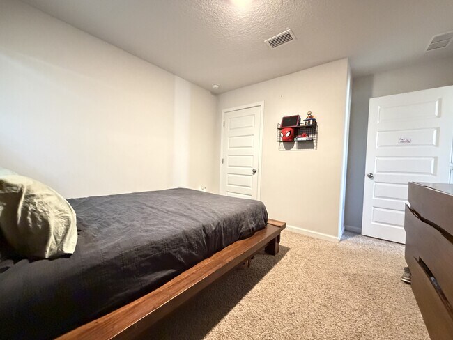 Building Photo - 4656 Honor Guard Wy