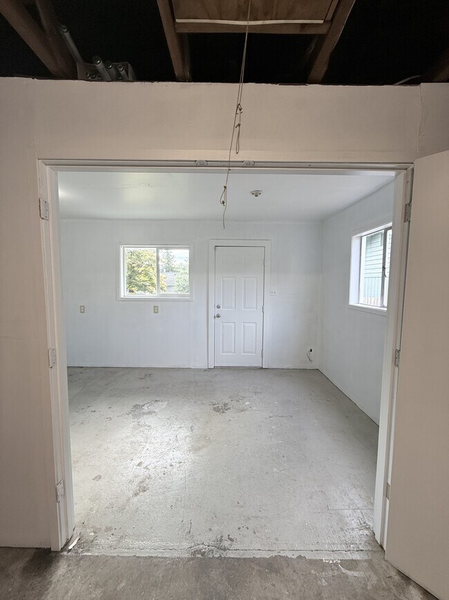 Building Photo - 2105 116th Ave NE