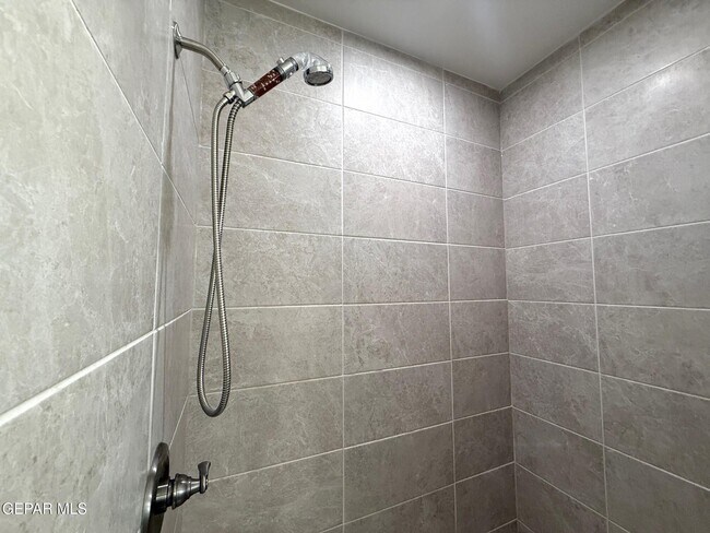 Building Photo - 7792 Enchanted Pk Dr