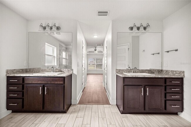 Building Photo - 5826 SW 83rd Ln