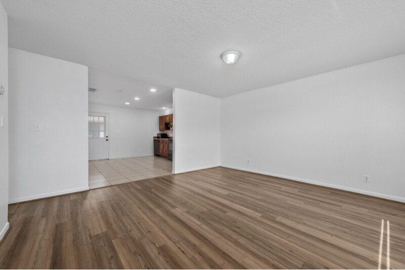 Building Photo - 911 W Orange St