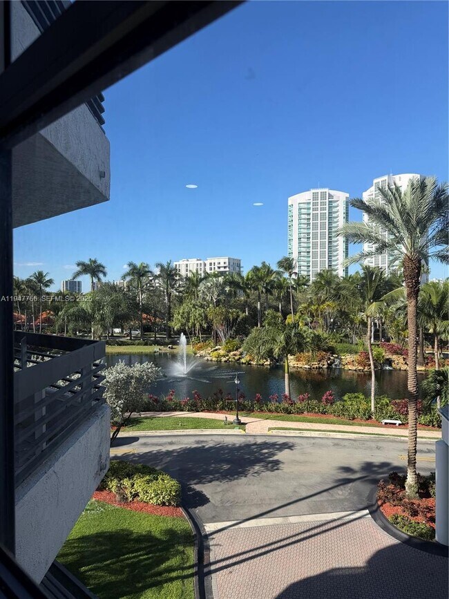 Building Photo - 19101 NE 36th Pl