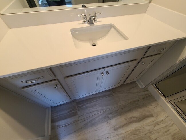 Building Photo - 3 Bed and 3 Bath Brand new ready for move-...