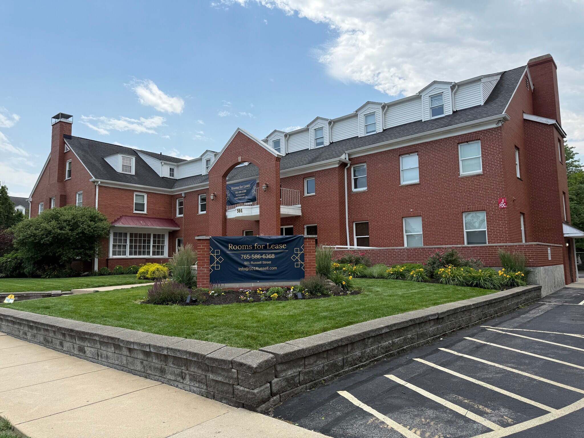 Building Photo - 501 N Russell St