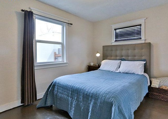 Building Photo - Charming 1926 Vintage 2 Bedroom 1 Bathroom...
