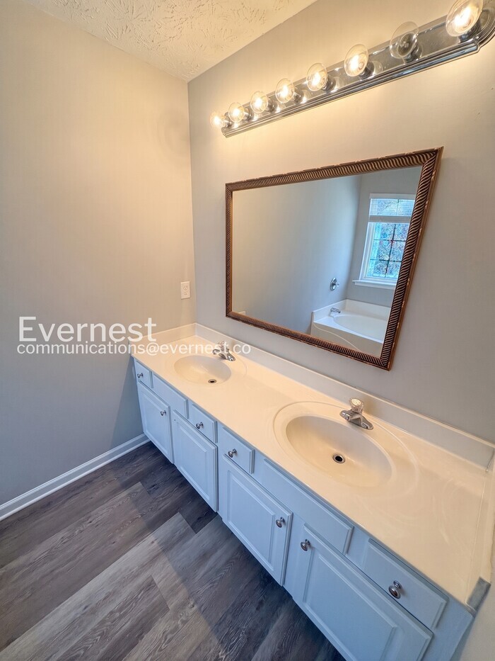 Building Photo - 849 Creek Cove Way