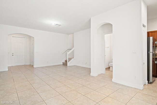 Building Photo - 3 br, 2.5 bath Townhome - Charleston Commons