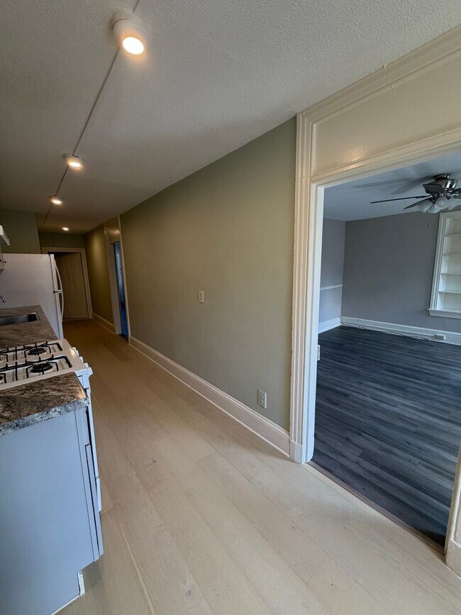 Building Photo - 49 N Main St