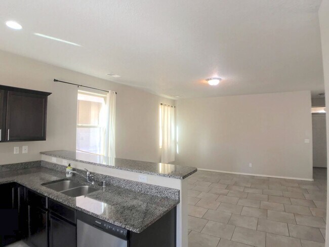 Building Photo - Beautiful 3-Bedroom Home in Tierra Oeste – Modern Comfort in NW Albuquerque