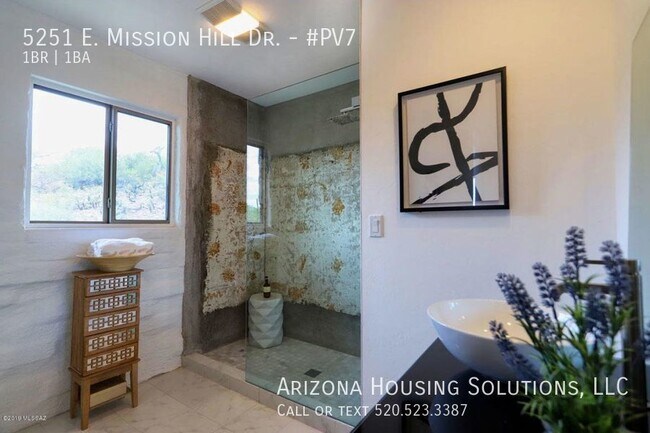 Building Photo - Palo Verde 7