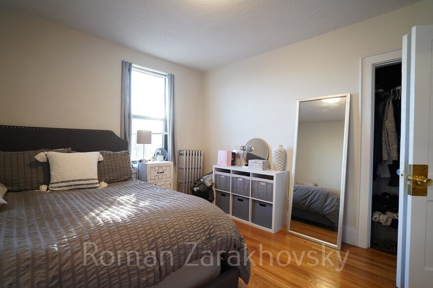 Building Photo - 431 Broadway