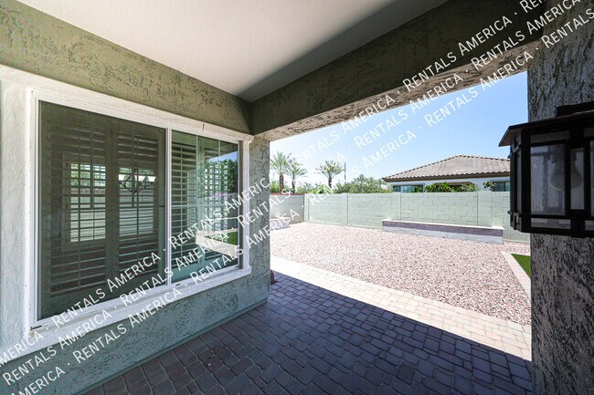 Building Photo - 10556 E Nichols Ave