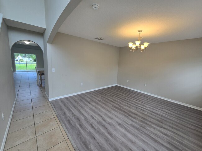 Building Photo - 405 Brooklet Cir