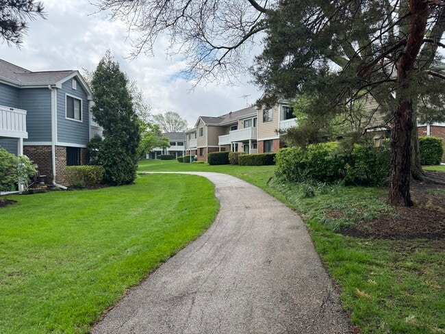 Building Photo - 220 Oak Knoll Ct