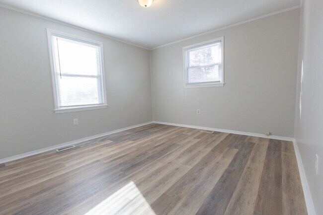 Building Photo - One Level Single Family Home in Madison He...